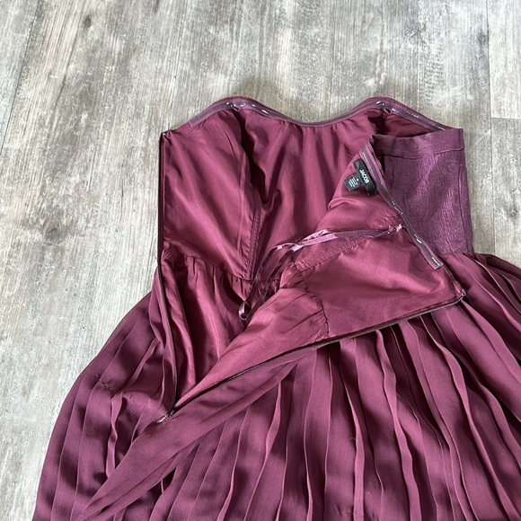 JACOB STRAPLESS PLEATED DRESS - Picture 10 of 12